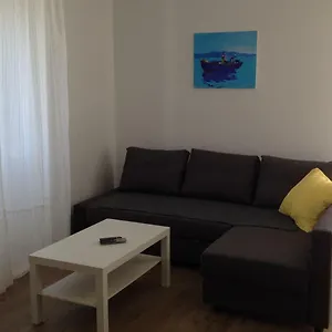 Giovanni Apartment